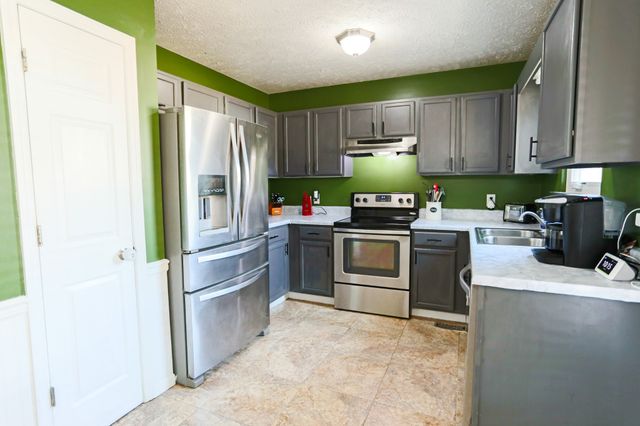 1111 Gardendale Dr, Murfreesboro, TN 37130