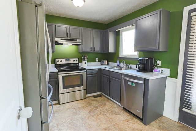 1111 Gardendale Dr, Murfreesboro, TN 37130