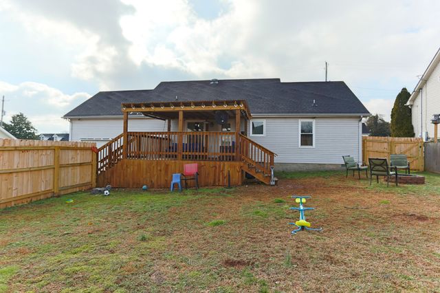 1111 Gardendale Dr, Murfreesboro, TN 37130