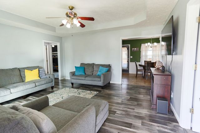 1111 Gardendale Dr, Murfreesboro, TN 37130