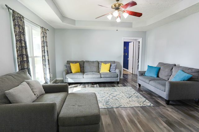 1111 Gardendale Dr, Murfreesboro, TN 37130