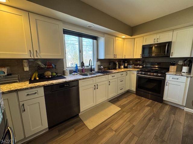 33 Woodsedge Ave, Mount Olive Twp., NJ 07828