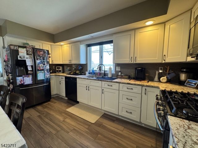 33 Woodsedge Ave, Mount Olive Twp., NJ 07828