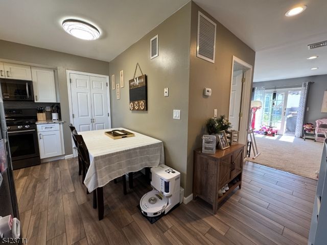 33 Woodsedge Ave, Mount Olive Twp., NJ 07828