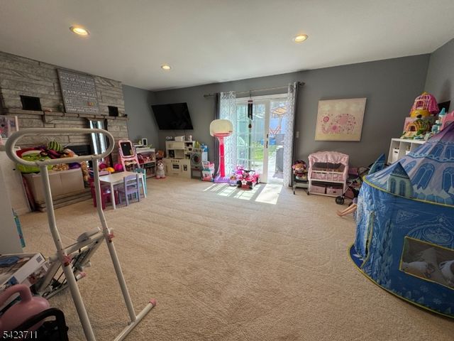 33 Woodsedge Ave, Mount Olive Twp., NJ 07828