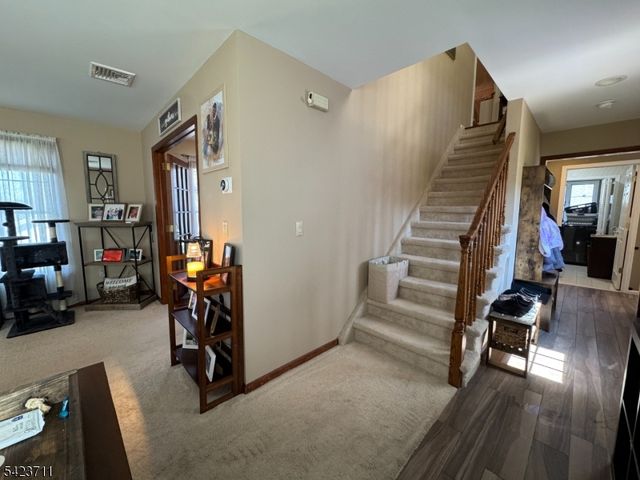 33 Woodsedge Ave, Mount Olive Twp., NJ 07828