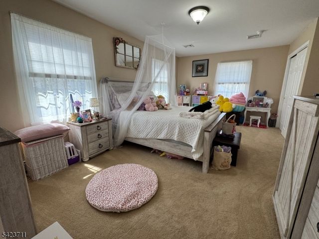 33 Woodsedge Ave, Mount Olive Twp., NJ 07828