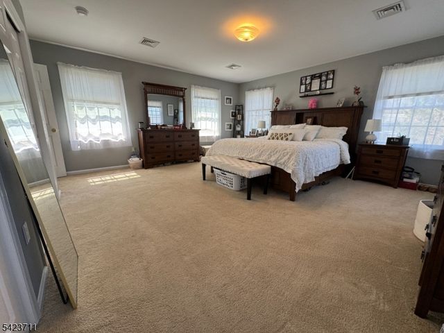 33 Woodsedge Ave, Mount Olive Twp., NJ 07828