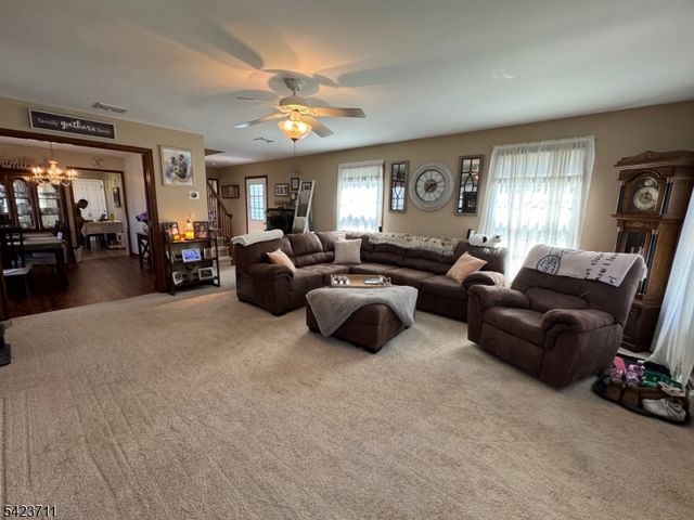 33 Woodsedge Ave, Mount Olive Twp., NJ 07828