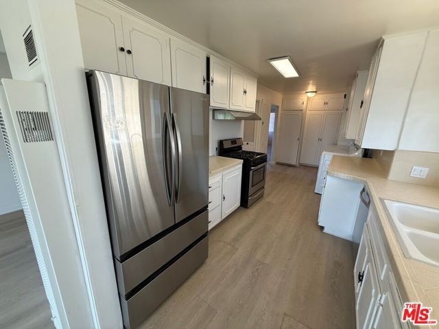 3237 Midvale Avenue, Los Angeles, CA 90034