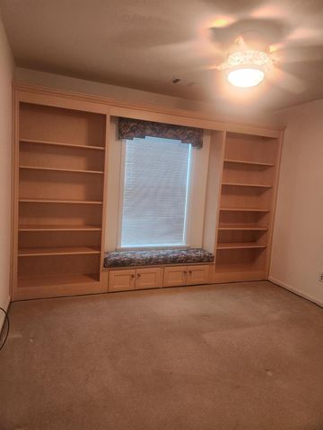 2721 Georgetowne Drive D1, Highland, IN 46322