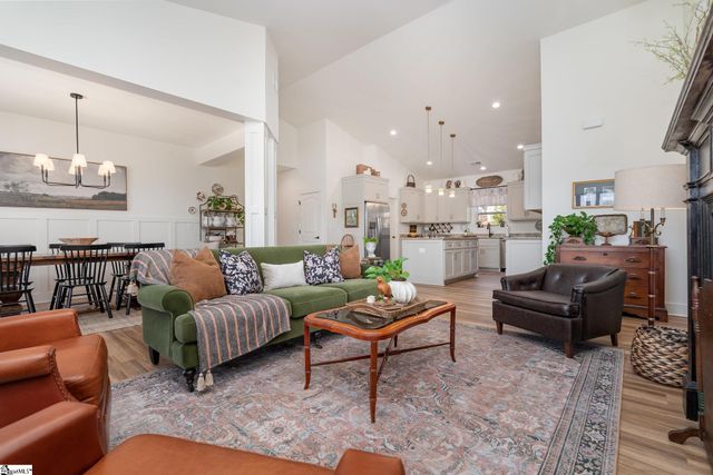 117 E Peninsula Drive, Laurens, SC 29360