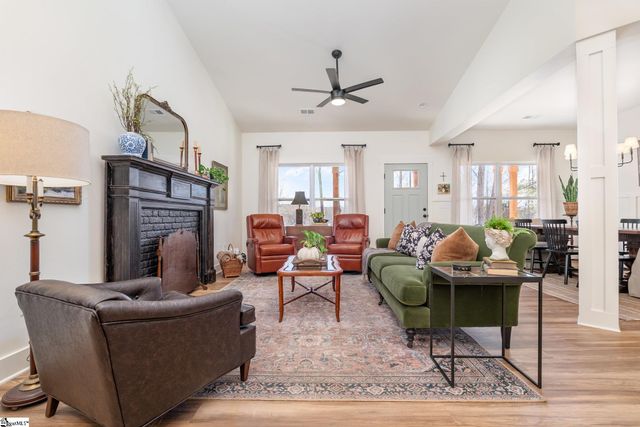 117 E Peninsula Drive, Laurens, SC 29360