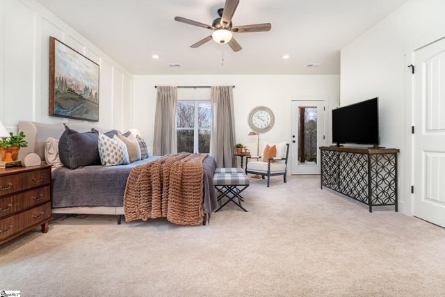 117 E Peninsula Drive, Laurens, SC 29360