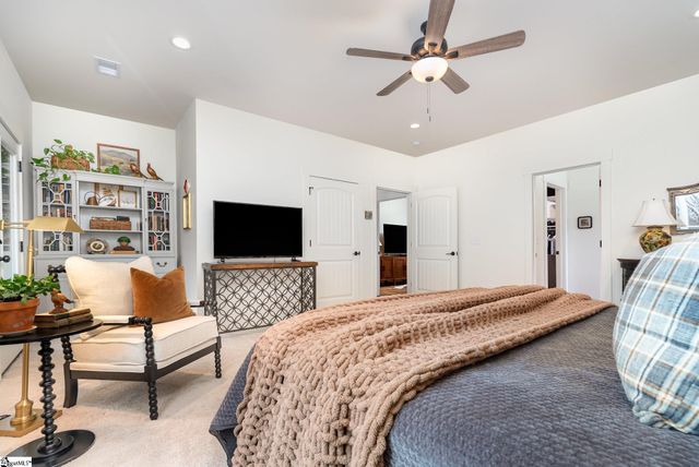 117 E Peninsula Drive, Laurens, SC 29360