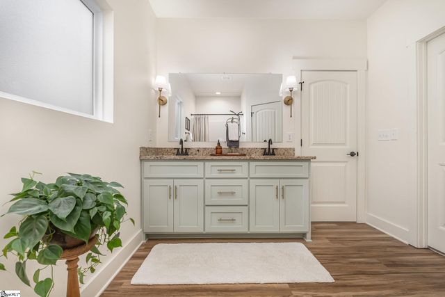 117 E Peninsula Drive, Laurens, SC 29360