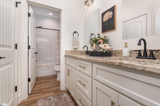 117 E Peninsula Drive, Laurens, SC 29360