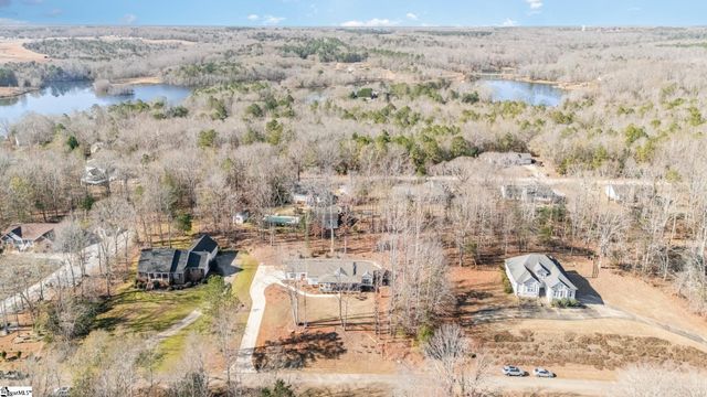 117 E Peninsula Drive, Laurens, SC 29360