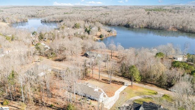 117 E Peninsula Drive, Laurens, SC 29360