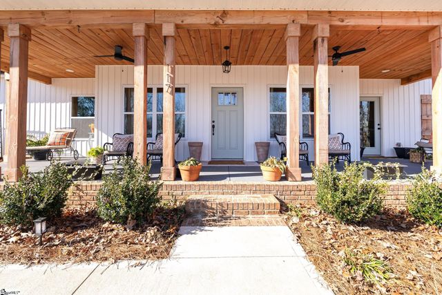 117 E Peninsula Drive, Laurens, SC 29360