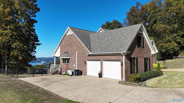 1707 Winston Street, Guntersville, AL 35976