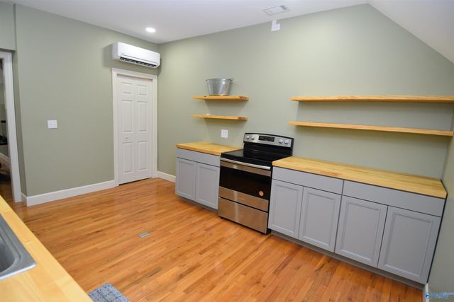 1707 Winston Street, Guntersville, AL 35976