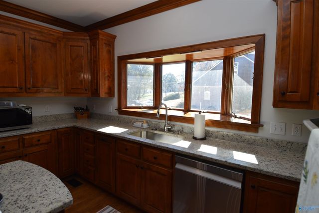 1707 Winston Street, Guntersville, AL 35976