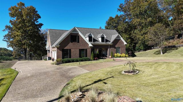 1707 Winston Street, Guntersville, AL 35976