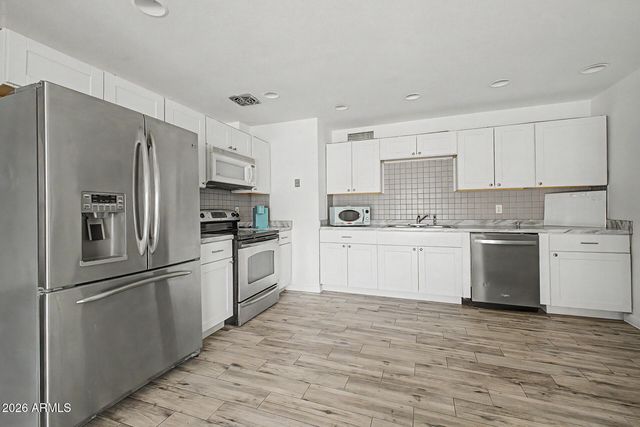 5232 W MAUNA LOA Lane, Glendale, AZ 85306