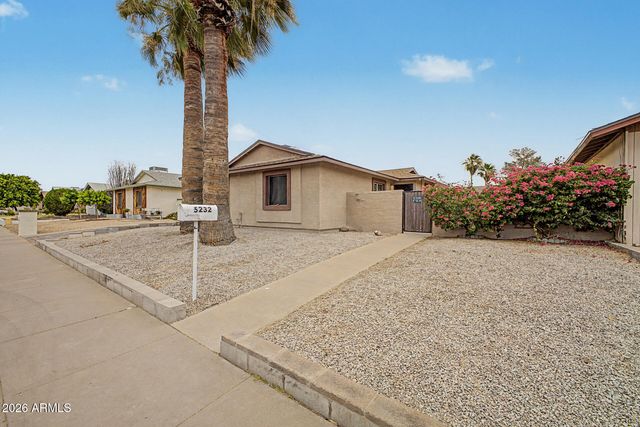5232 W MAUNA LOA Lane, Glendale, AZ 85306