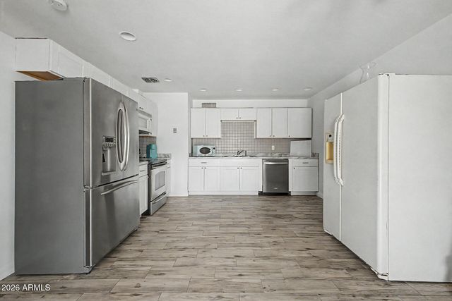 5232 W MAUNA LOA Lane, Glendale, AZ 85306