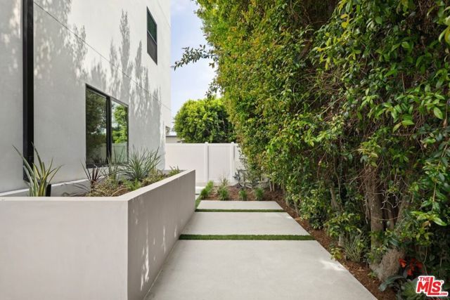 5543 Calhoun Avenue, Sherman Oaks, CA 91401