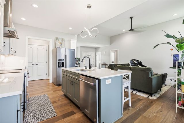 4 Black Wood Circle, Pittsford, NY 14534