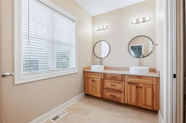 4 Black Wood Circle, Pittsford, NY 14534