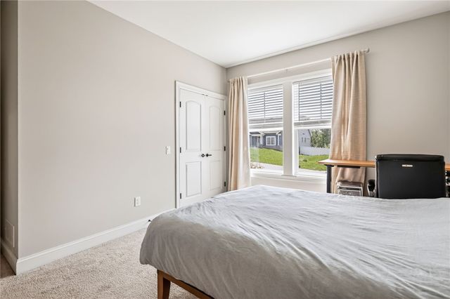 4 Black Wood Circle, Pittsford, NY 14534