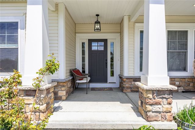 4 Black Wood Circle, Pittsford, NY 14534