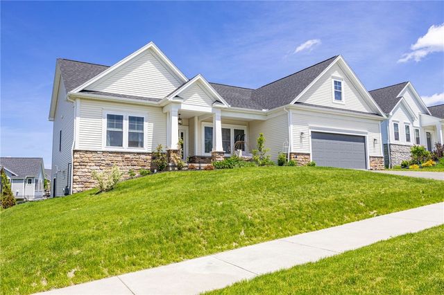 4 Black Wood Circle, Pittsford, NY 14534