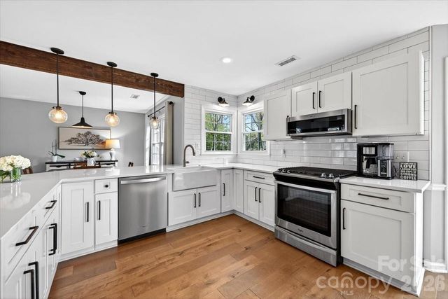 9011 Warbler Court, Charlotte, NC 28210