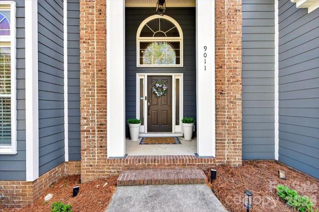 9011 Warbler Court, Charlotte, NC 28210