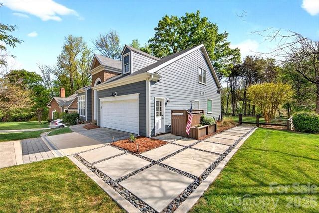 9011 Warbler Court, Charlotte, NC 28210