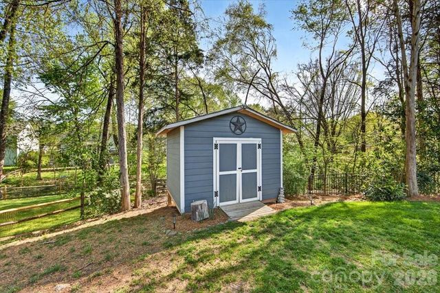 9011 Warbler Court, Charlotte, NC 28210