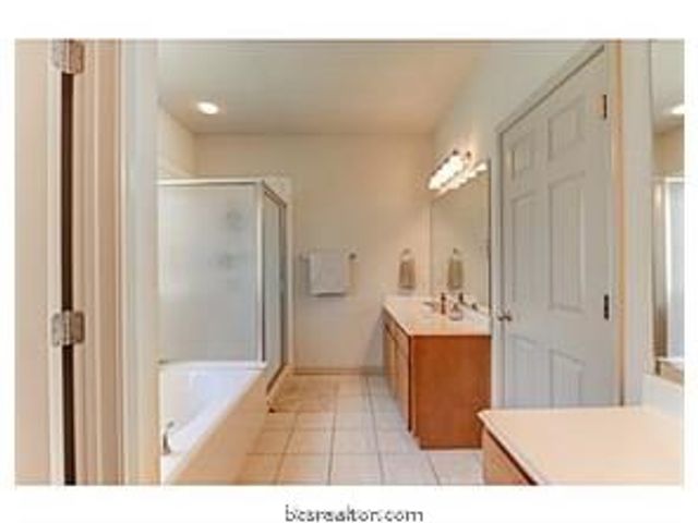 2212 Brougham Place, College Station, TX 77845