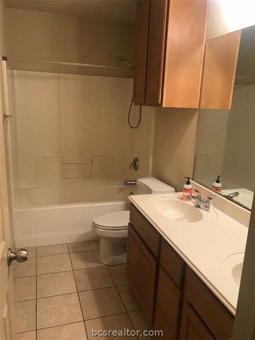 2212 Brougham Place, College Station, TX 77845