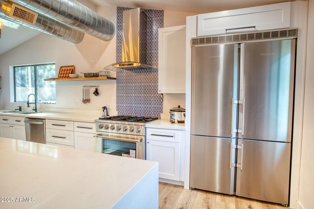 858 E WHITE MOUNTAIN Boulevard, Pinetop, AZ 85935