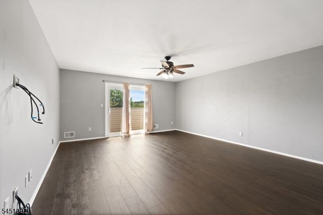 673 Dover Court 1C, Hillsborough Twp., NJ 08844
