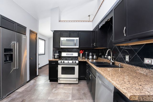 6200 Marsh Lane, Matteson, IL 60443