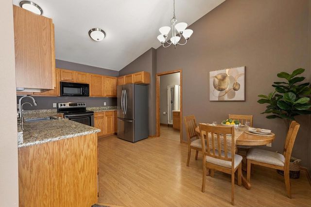 885 Cumberland LANE, Port Washington, WI 53074