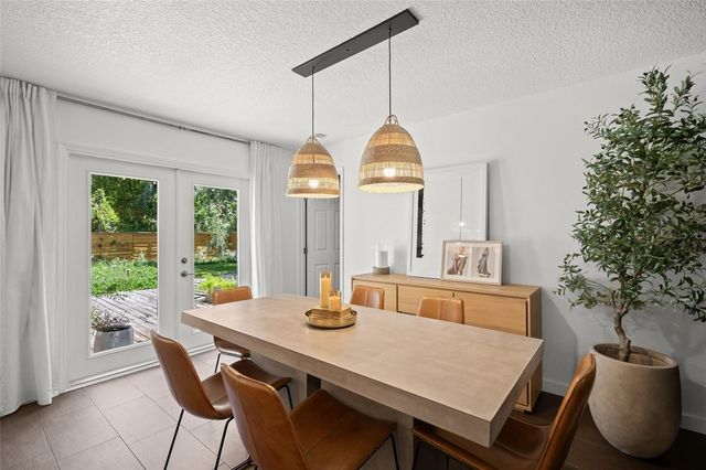 319 BEARDED OAKS CIRCLE, Sarasota, FL 34232