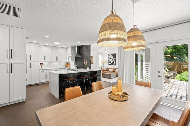 319 BEARDED OAKS CIRCLE, Sarasota, FL 34232