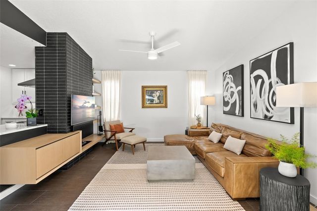 319 BEARDED OAKS CIRCLE, Sarasota, FL 34232
